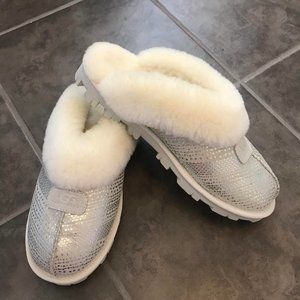 *NEW* UGG Australia Silver/Ivory White Coquette Slippers, Size 10 *RARE*